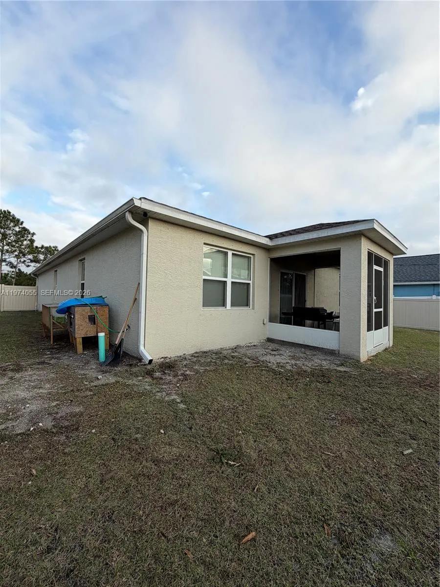 383 Hanford Road SW Palm Bay, FL 32809
