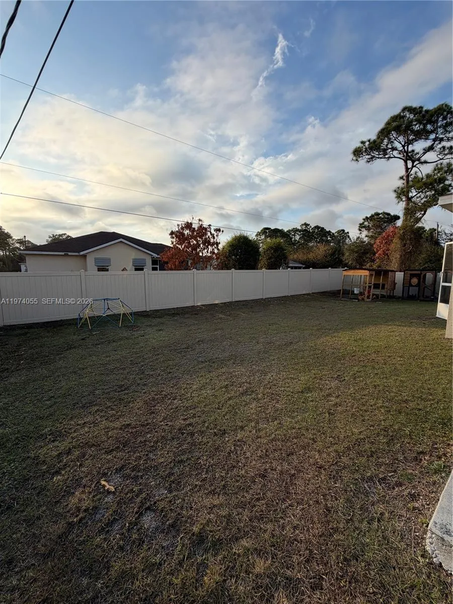 383 Hanford Road SW Palm Bay, FL 32809