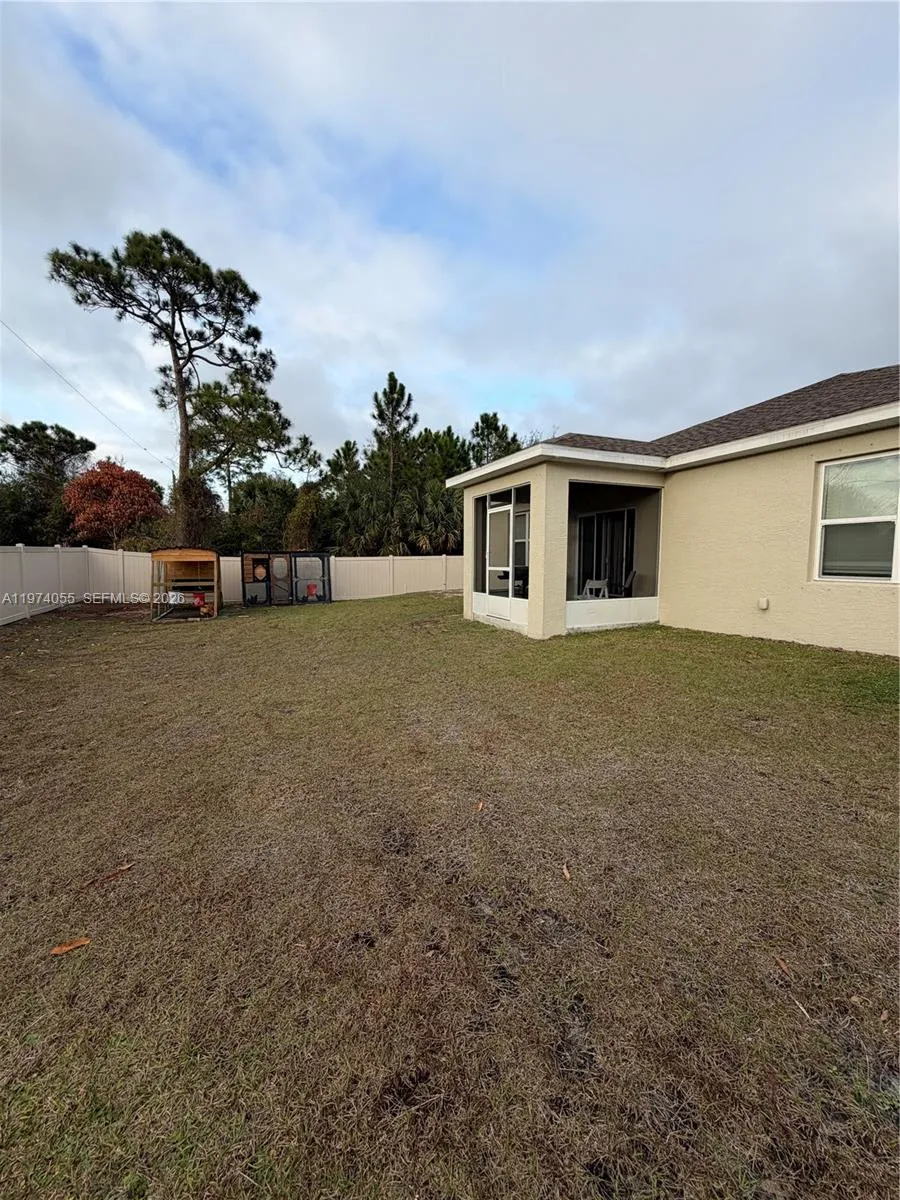 383 Hanford Road SW Palm Bay, FL 32809