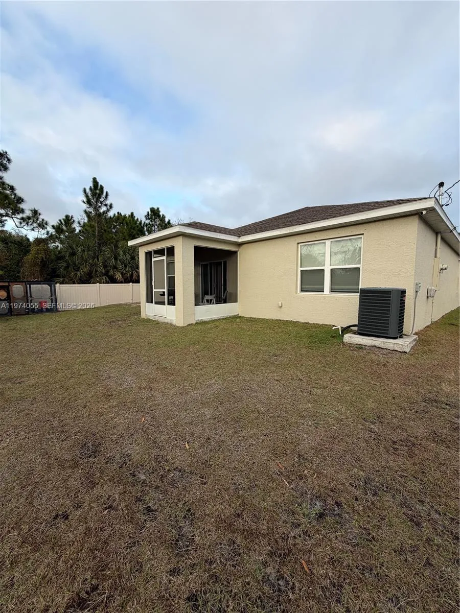 383 Hanford Road SW Palm Bay, FL 32809