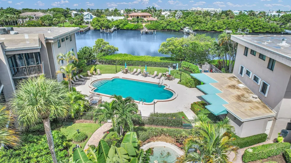 3605 S Ocean Boulevard South Palm Beach, FL 33480