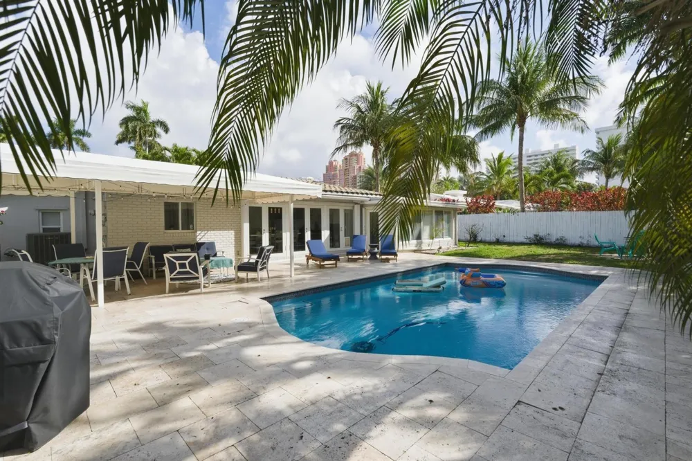 3036 NE 19 STREET Fort Lauderdale, FL 33305