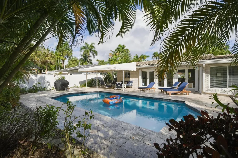 3036 NE 19 STREET Fort Lauderdale, FL 33305