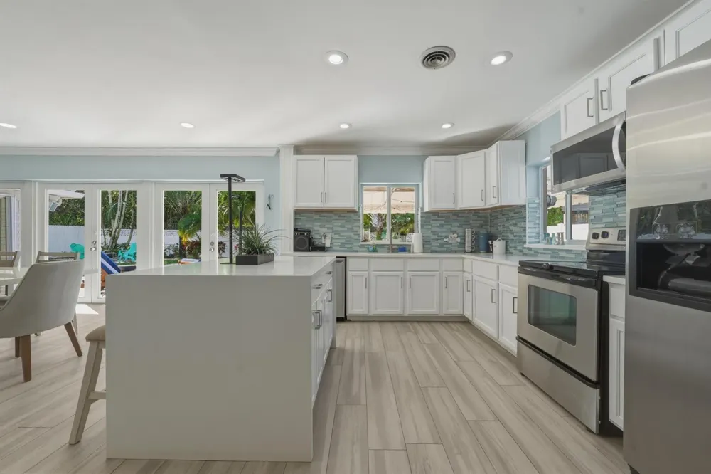 3036 NE 19 STREET Fort Lauderdale, FL 33305