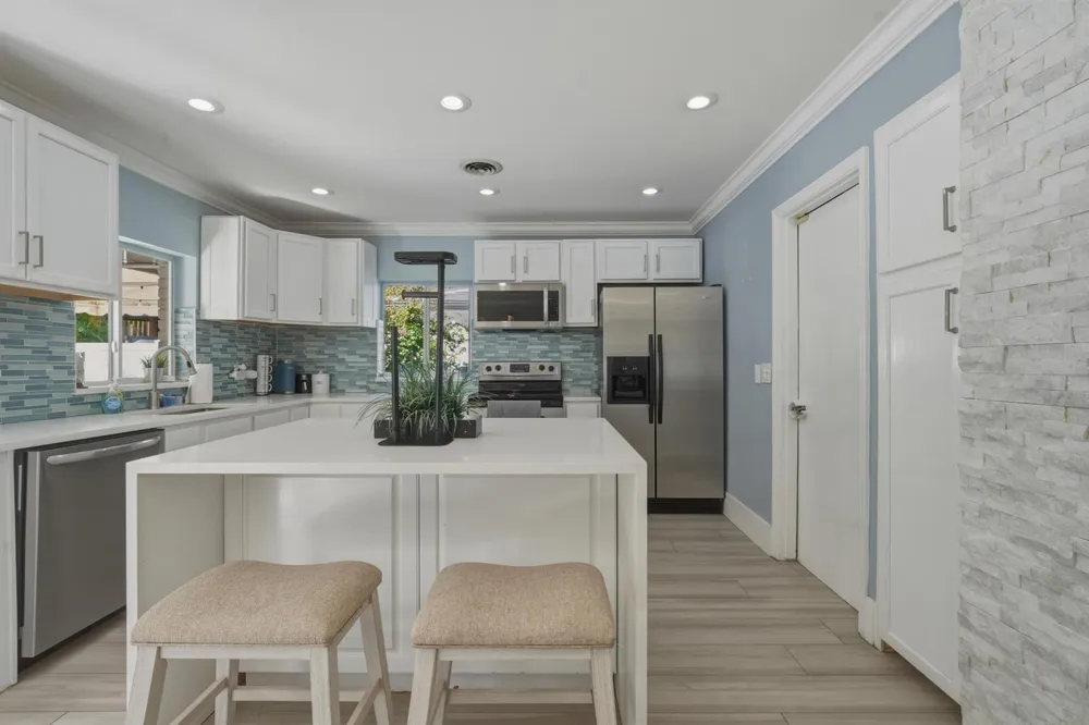 3036 NE 19 STREET Fort Lauderdale, FL 33305