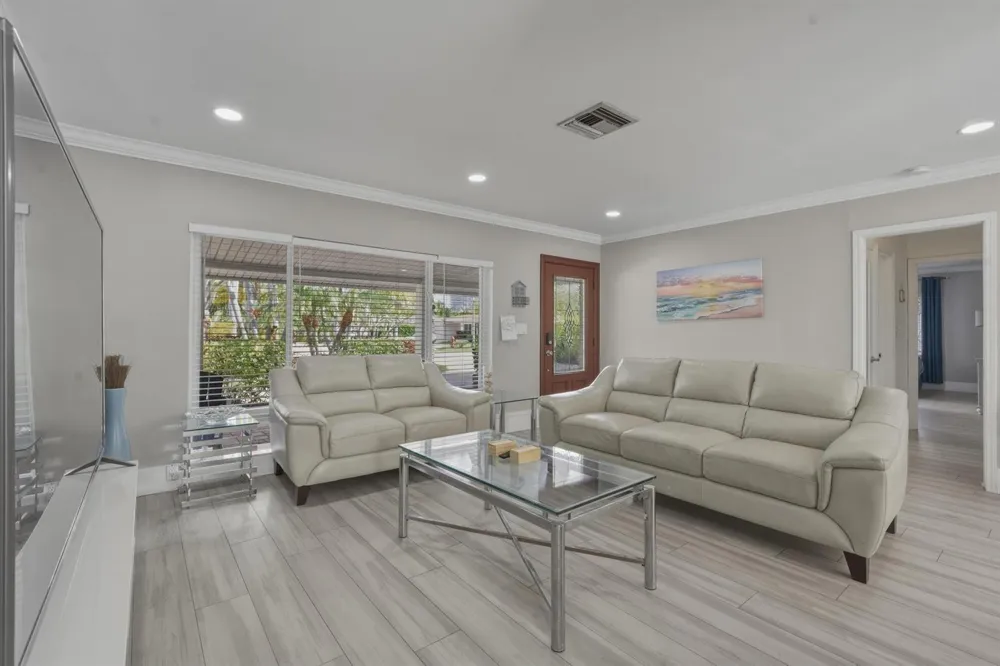 3036 NE 19 STREET Fort Lauderdale, FL 33305