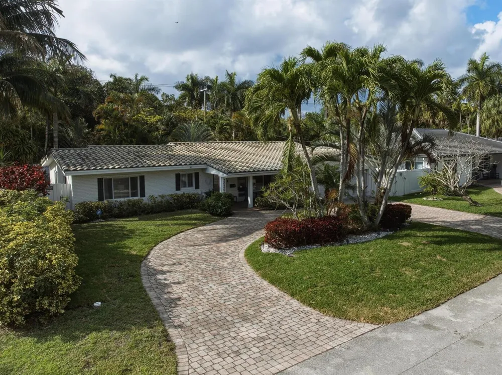 3036 NE 19 STREET Fort Lauderdale, FL 33305