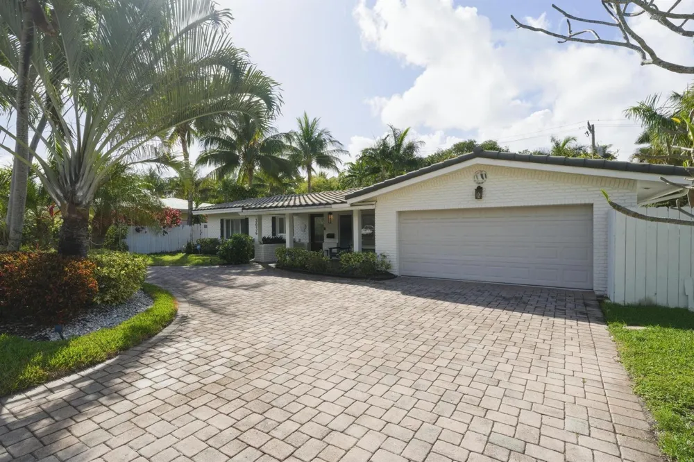 3036 NE 19 STREET Fort Lauderdale, FL 33305