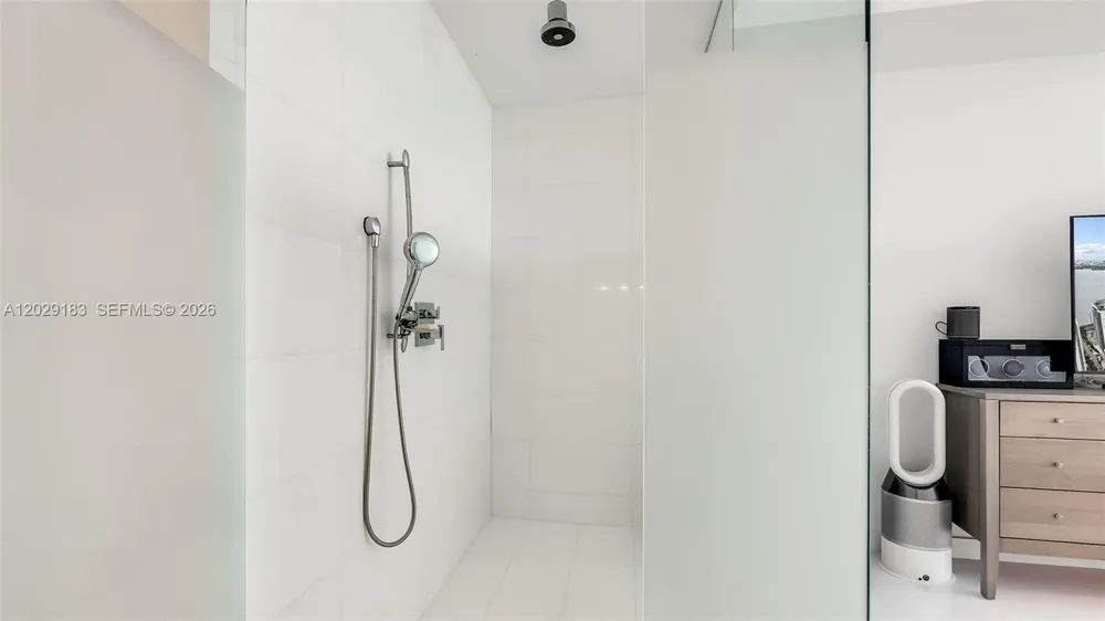 2020 Bayshore Dr #2603 Miami, FL 33137