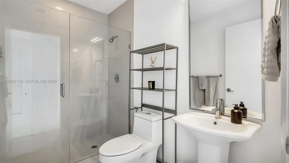 2020 Bayshore Dr #2603 Miami, FL 33137
