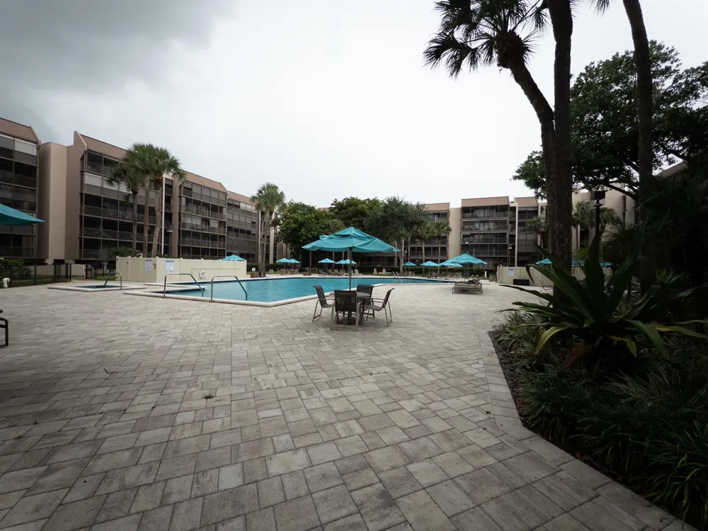 2800 46th #A502 Hollywood, FL 33021