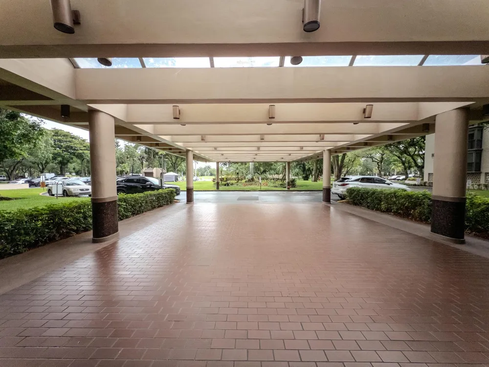 2800 46th #A502 Hollywood, FL 33021