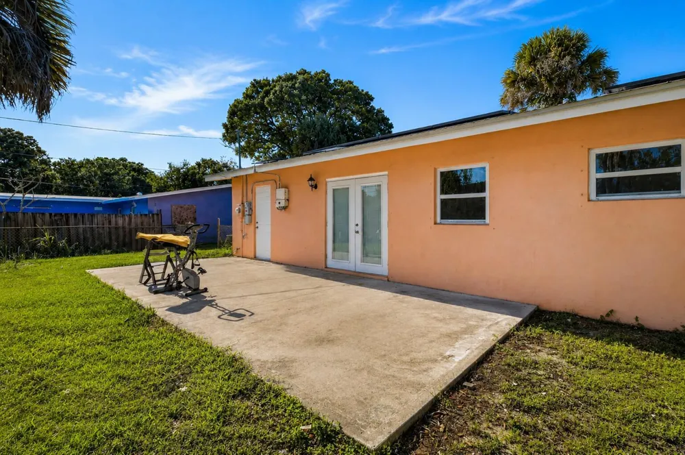 2805 Brantley Road Fort Pierce, FL 34981