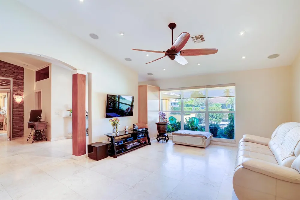 1191 Emerald Drive Singer Island, FL 33404