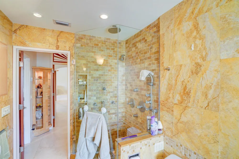 1191 Emerald Drive Singer Island, FL 33404