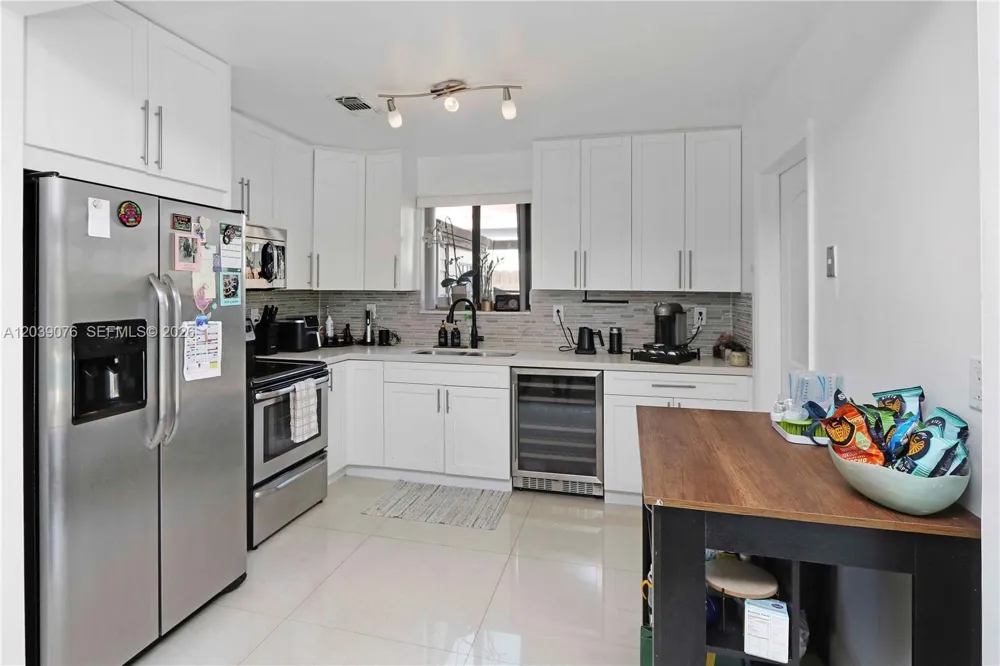 6751 SW 13th St Miami, FL 33144