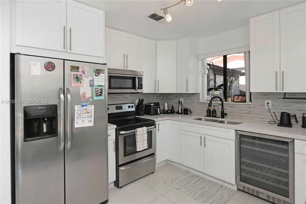 6751 SW 13th St Miami, FL 33144