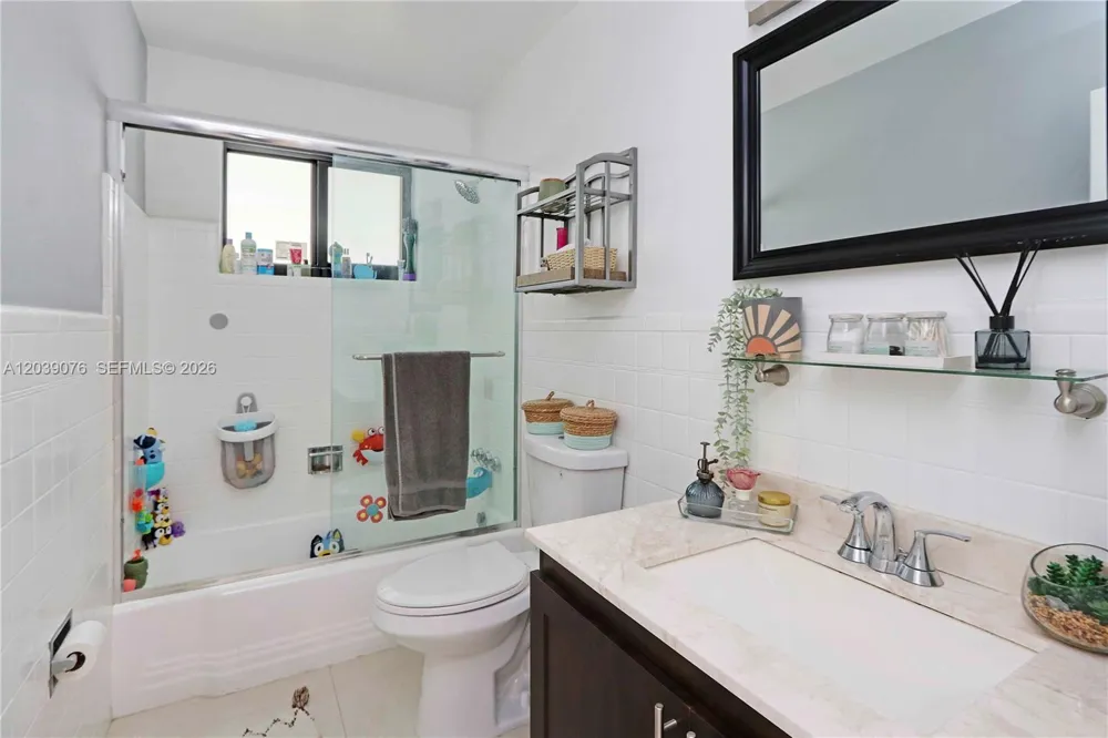 6751 SW 13th St Miami, FL 33144
