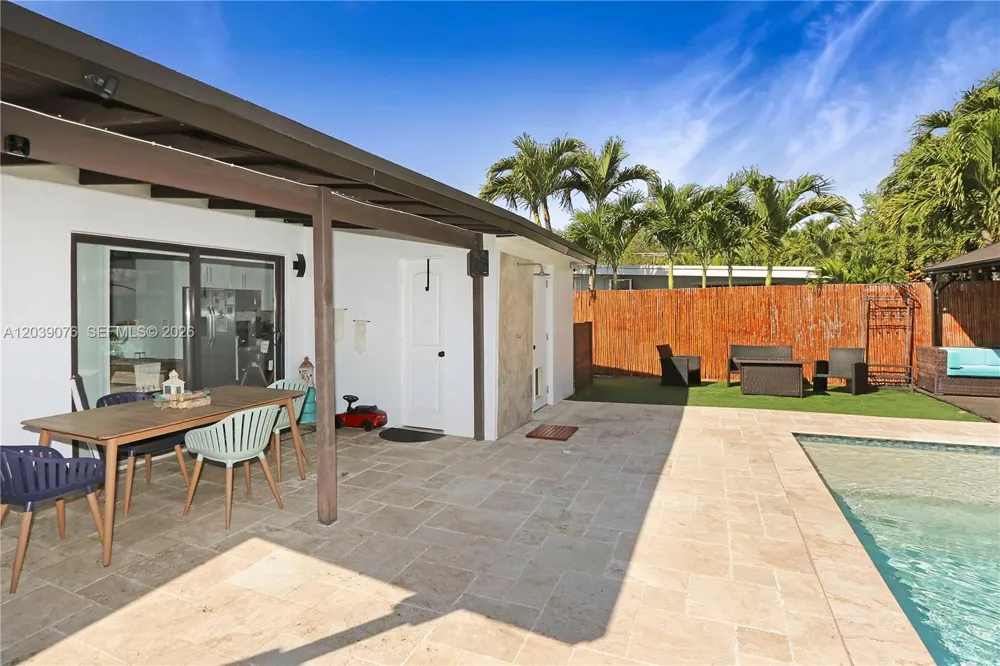 6751 SW 13th St Miami, FL 33144