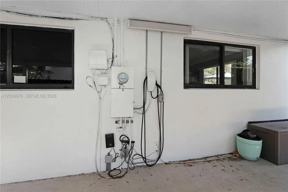 6751 SW 13th St Miami, FL 33144