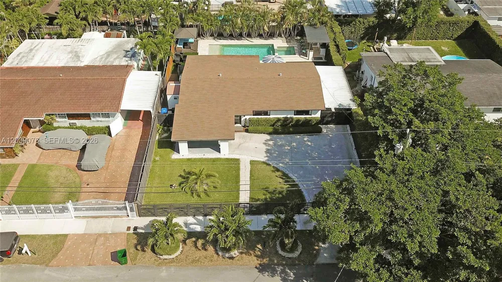 6751 SW 13th St Miami, FL 33144