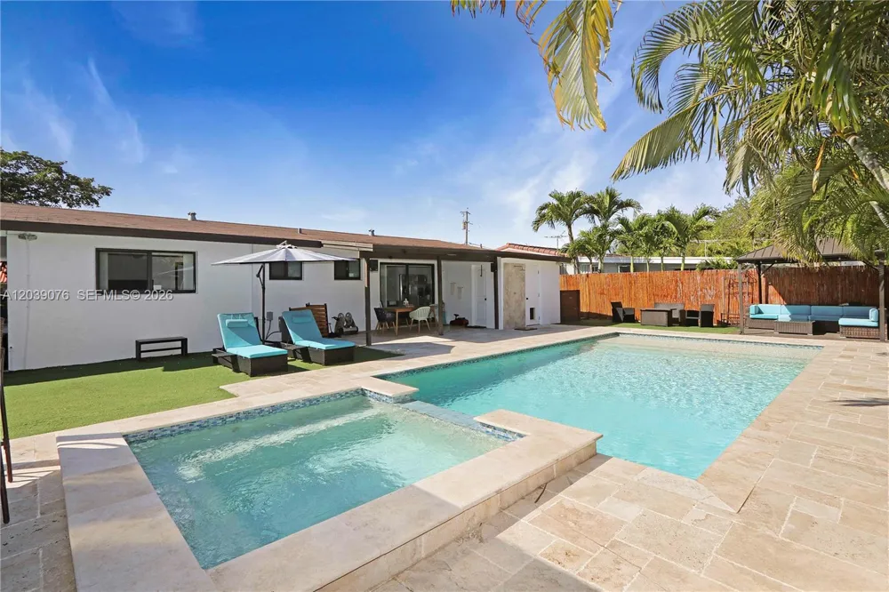 6751 SW 13th St Miami, FL 33144