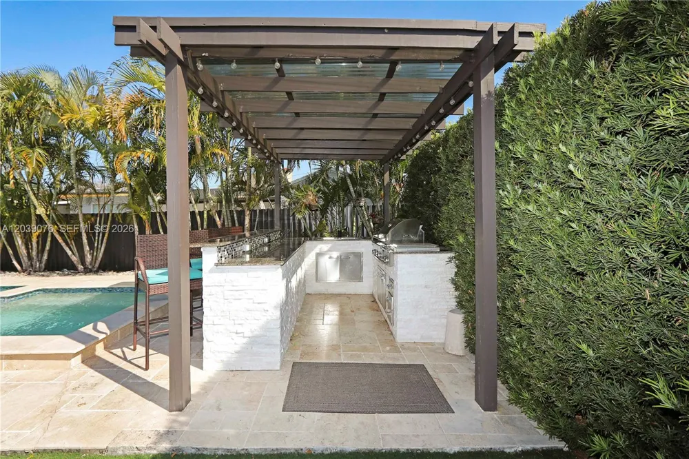 6751 SW 13th St Miami, FL 33144