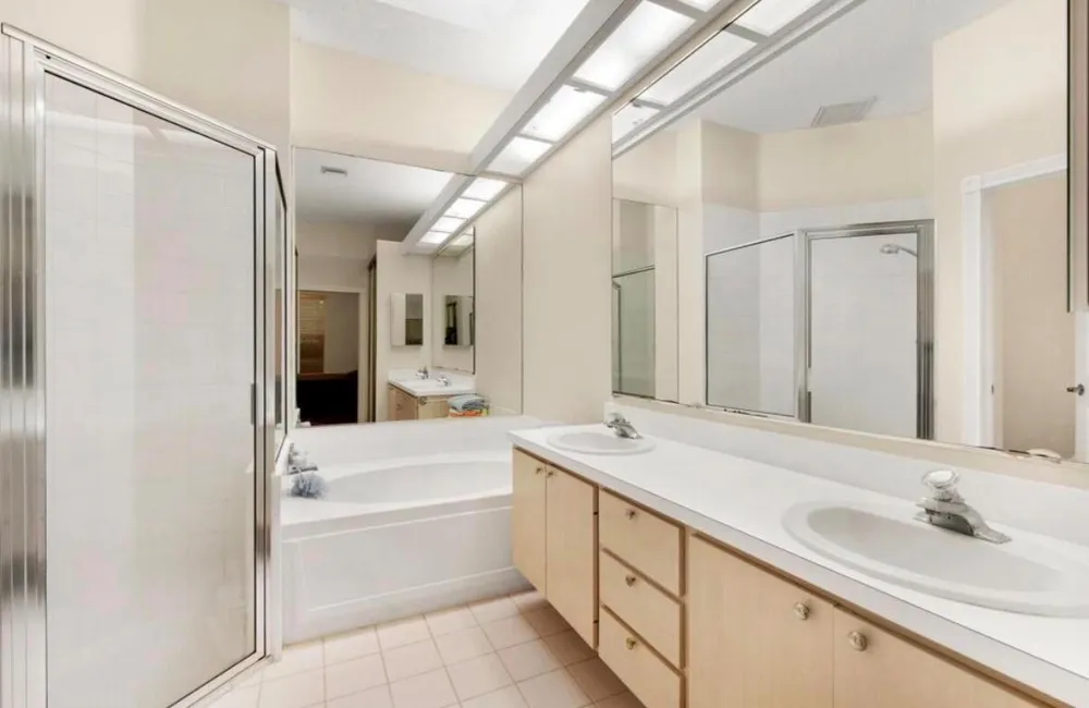 1092 Bedford Avenue Palm Beach Gardens, FL 33403