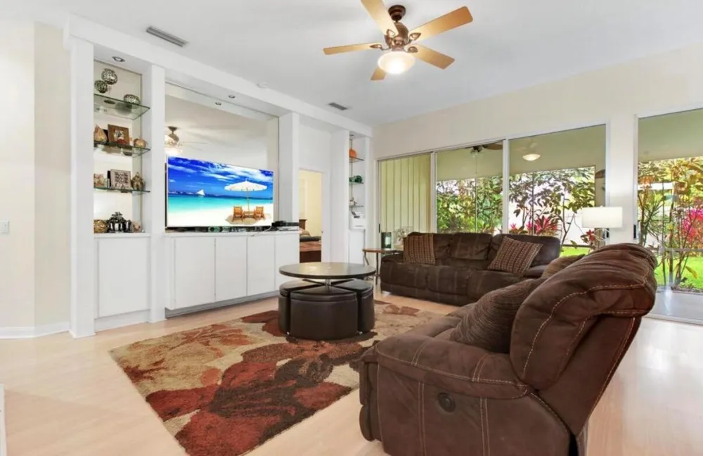1092 Bedford Avenue Palm Beach Gardens, FL 33403