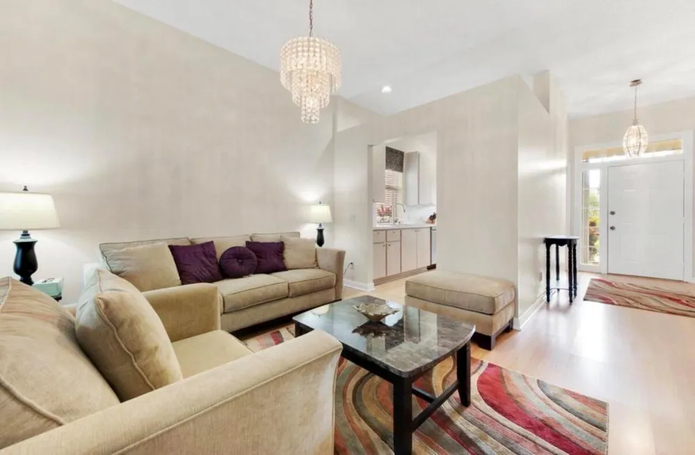 1092 Bedford Avenue Palm Beach Gardens, FL 33403