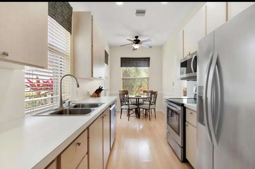1092 Bedford Avenue Palm Beach Gardens, FL 33403