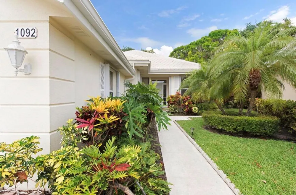 1092 Bedford Avenue Palm Beach Gardens, FL 33403
