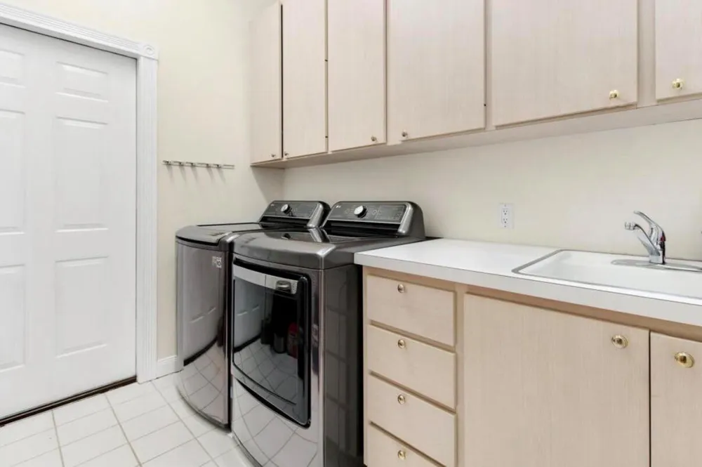 1092 Bedford Avenue Palm Beach Gardens, FL 33403