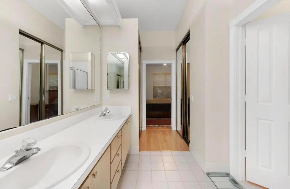 1092 Bedford Avenue Palm Beach Gardens, FL 33403