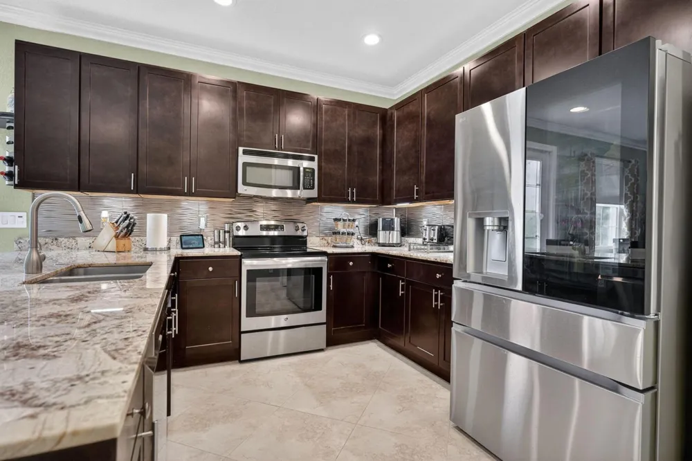 615 SW Glen Crest Way Stuart, FL 34997