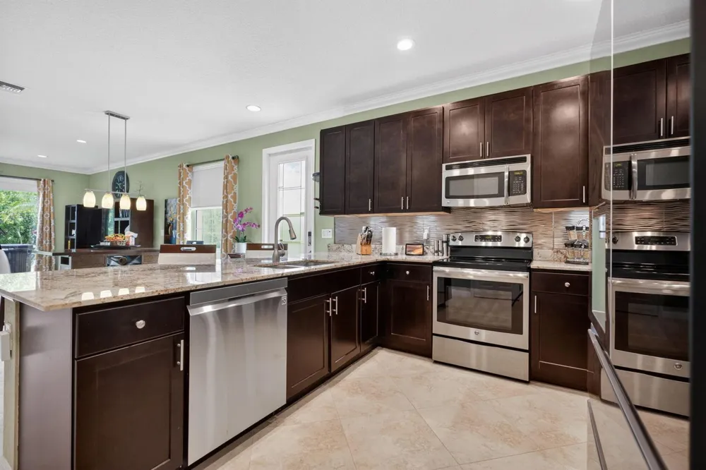615 SW Glen Crest Way Stuart, FL 34997