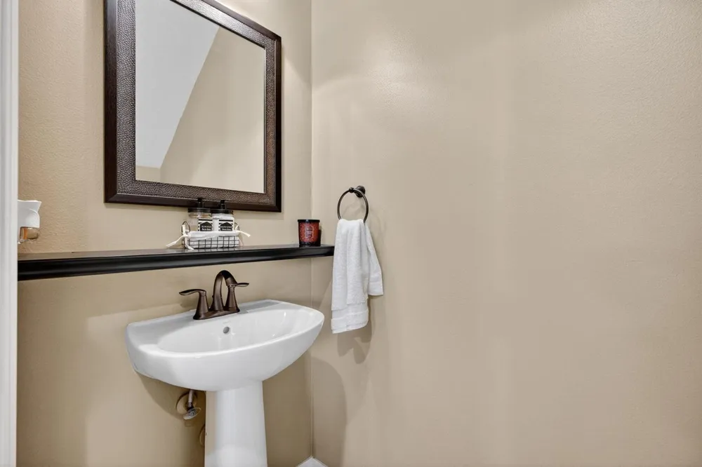 615 SW Glen Crest Way Stuart, FL 34997