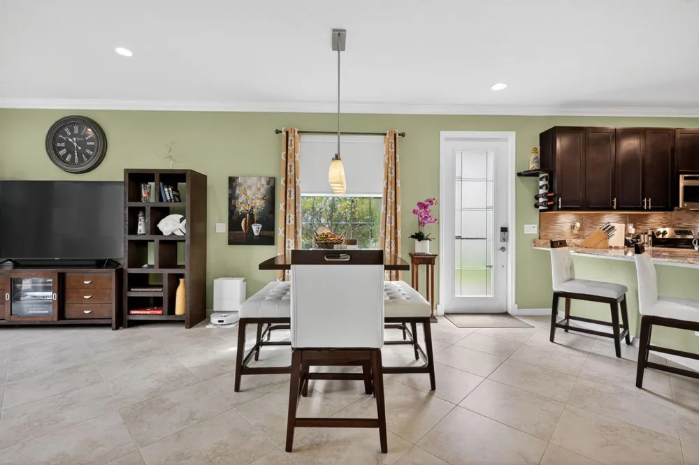 615 SW Glen Crest Way Stuart, FL 34997