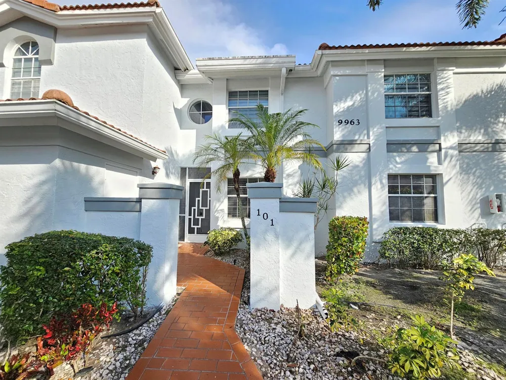 9963 Seacrest Circle #101 Boynton Beach, FL 33437