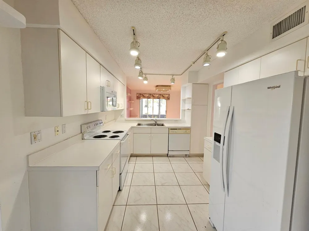 9963 Seacrest Circle #101 Boynton Beach, FL 33437