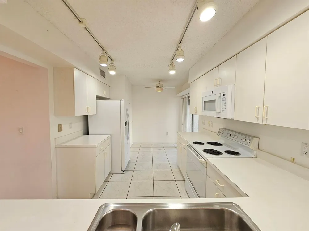 9963 Seacrest Circle #101 Boynton Beach, FL 33437