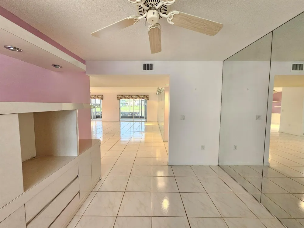 9963 Seacrest Circle #101 Boynton Beach, FL 33437
