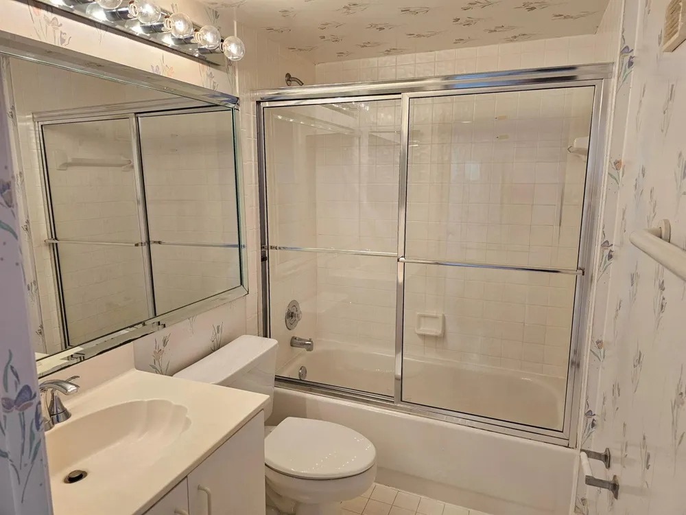 9963 Seacrest Circle #101 Boynton Beach, FL 33437