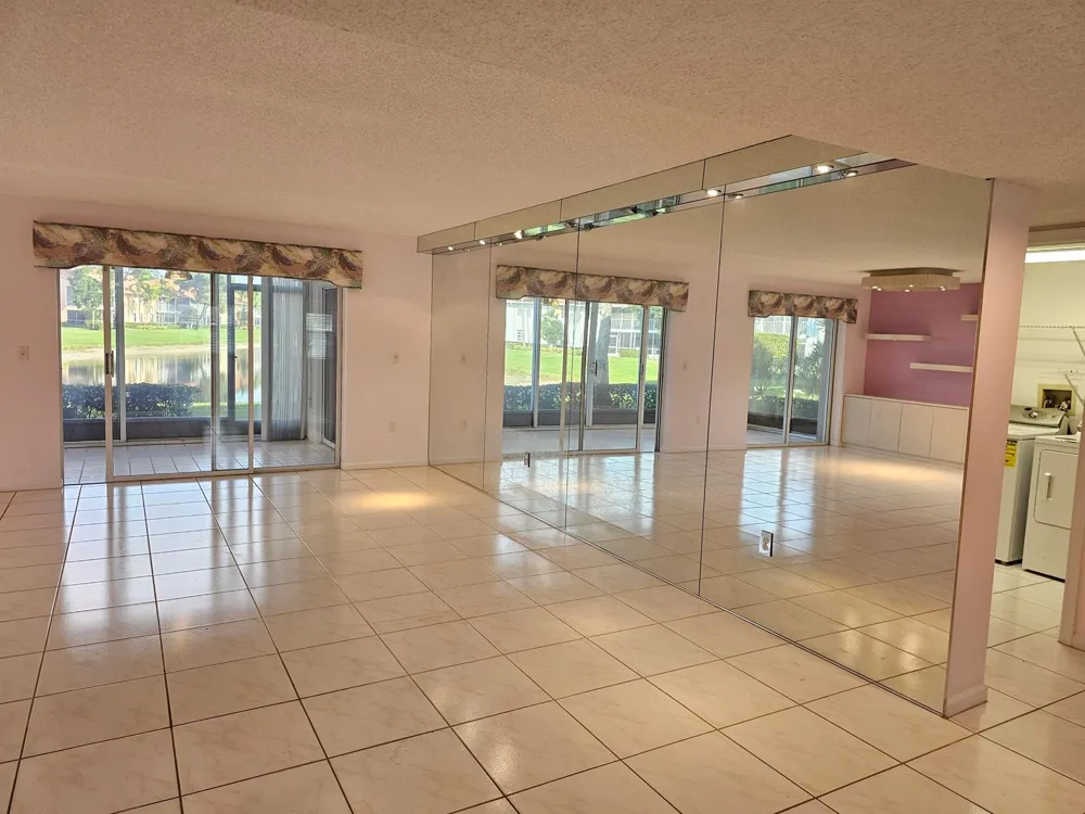 9963 Seacrest Circle #101 Boynton Beach, FL 33437