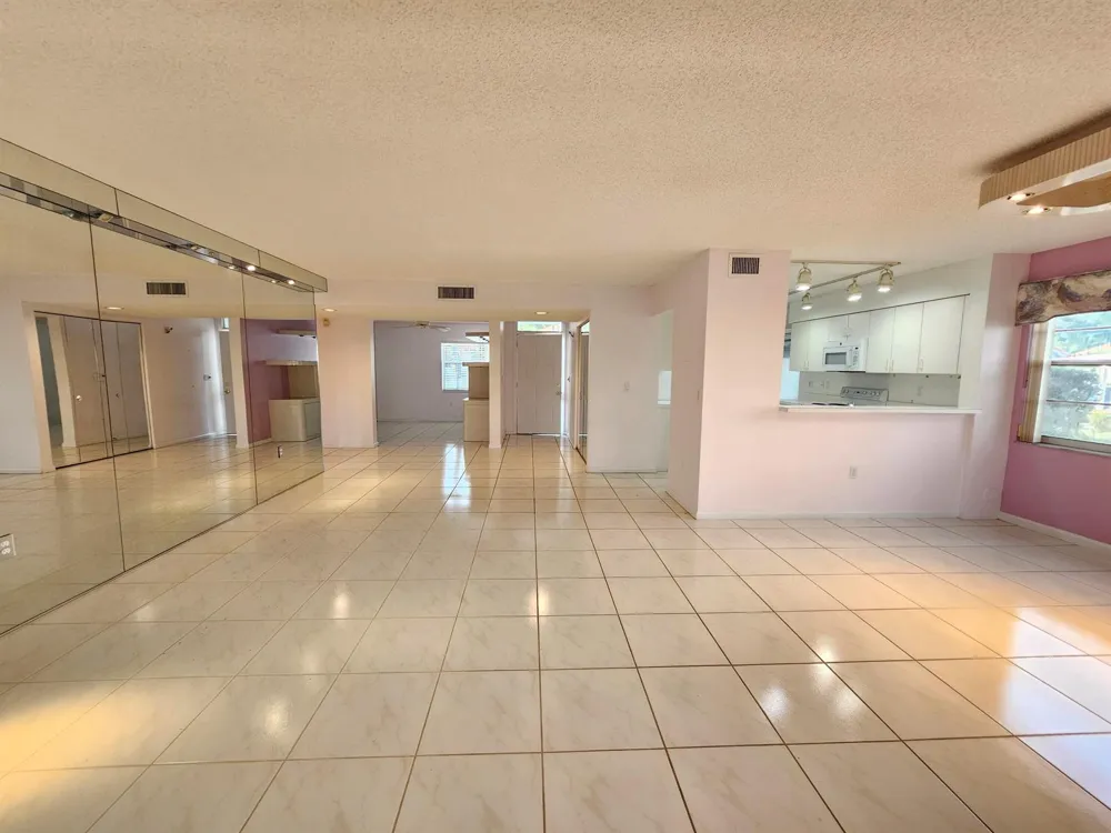 9963 Seacrest Circle #101 Boynton Beach, FL 33437