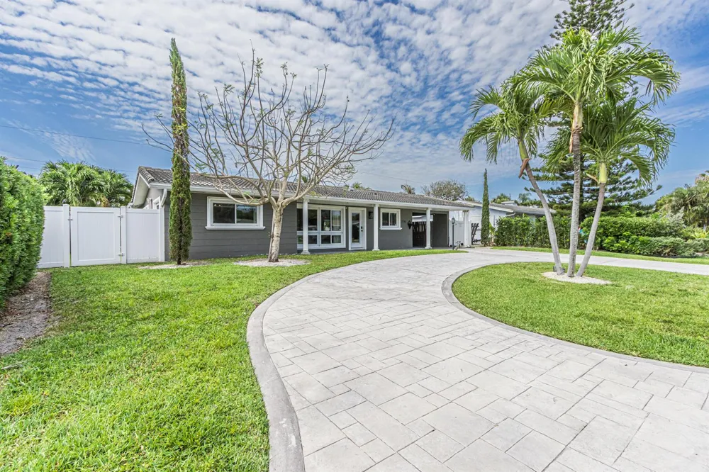 2770 NE 53rd Street Lighthouse Point, FL 33064