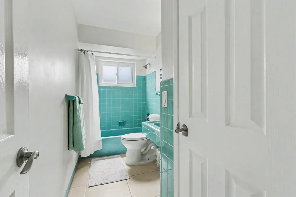 2770 NE 53rd Street Lighthouse Point, FL 33064