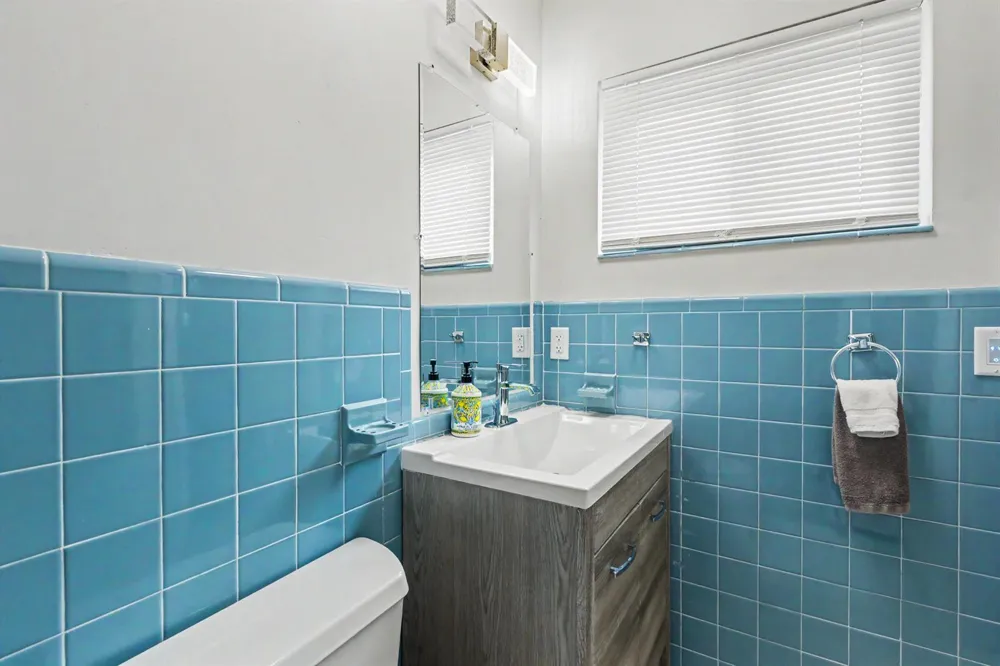 2770 NE 53rd Street Lighthouse Point, FL 33064