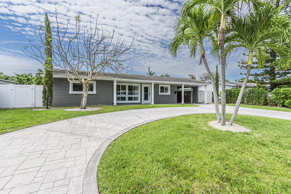 2770 NE 53rd Street Lighthouse Point, FL 33064