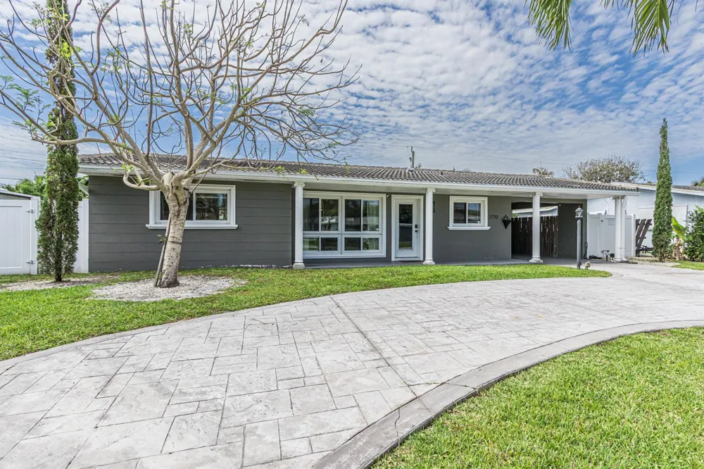 2770 NE 53rd Street Lighthouse Point, FL 33064